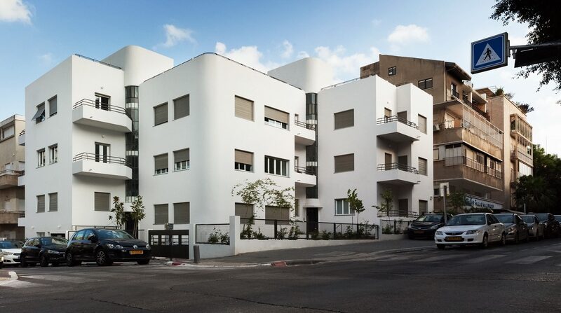 חלוקה מחדש של הדירות בבנין לשימור אדריכלות שימור: אמנון בר-אור טל גזית אדריכלים צלם: אבי לוי